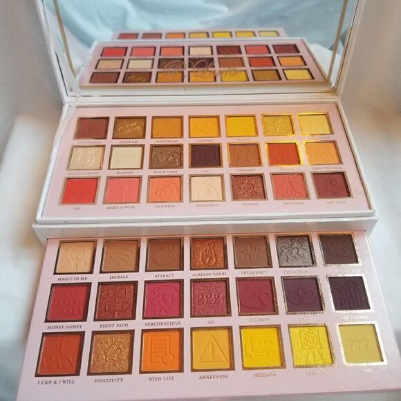 P.Louise All I See Is $igns 42 Pan Palette - Picture 1 of 12